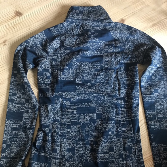 Under Armour Steel and Navy Pullover - NWT - Picture 4 of 8